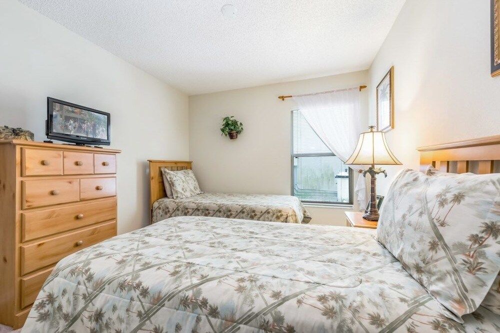 undefined 4BR Pool Home Emerald Island by SHV-8540 6