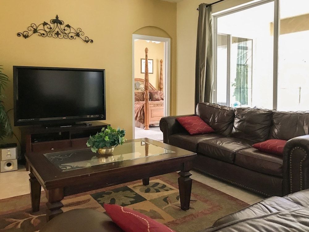 7 Bedrooms in Large Private Vacation Home by Florida Dream Homes House (7 Bedrooms in Large Private Vacation ) 24