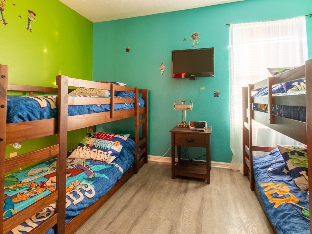 7 Bedrooms in Large Private Vacation Home by Florida Dream Homes House (7 Bedrooms in Large Private Vacation ) 10