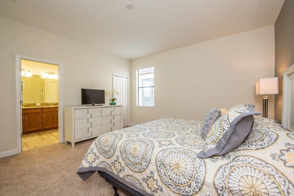 4 Bed 3 Ba Villa with Game Room & Pool House (Champions Gate Villa W Game Room and ) 2