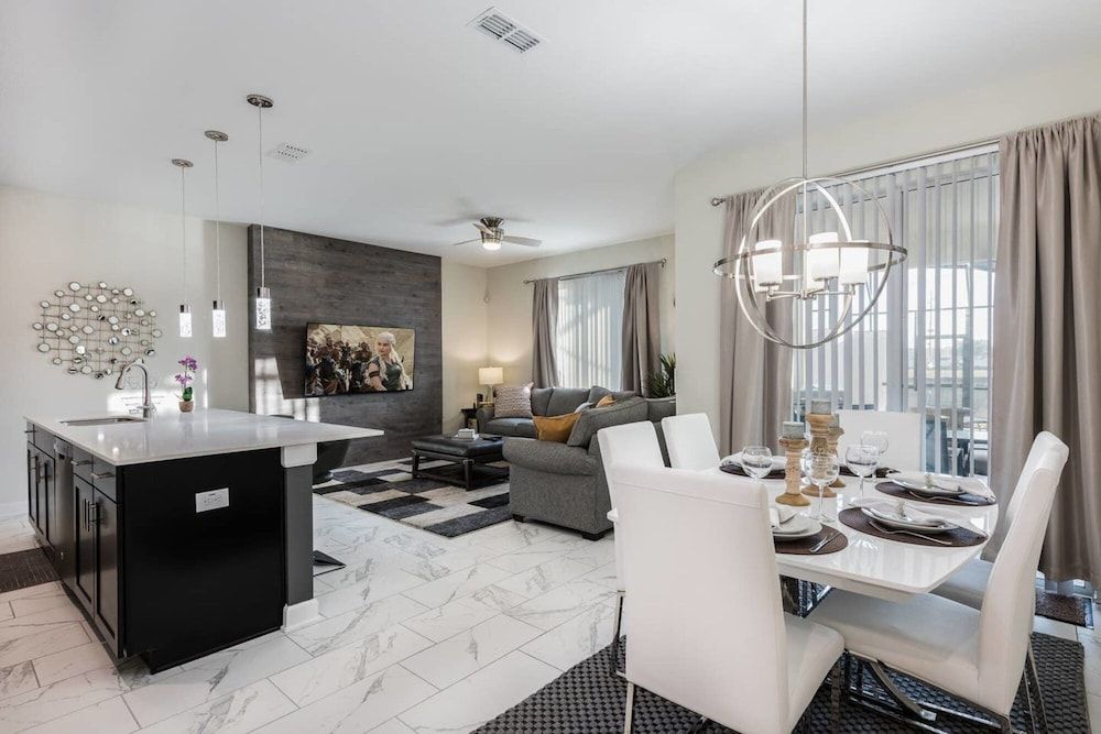 undefined Luxury House in Storey Lake 9