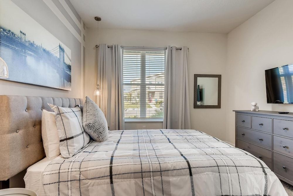 871 DS - Exquisite 5BR Retreat With Pool House, Multiple Beds (871 DS - Exquisite 5BR Retreat with P)