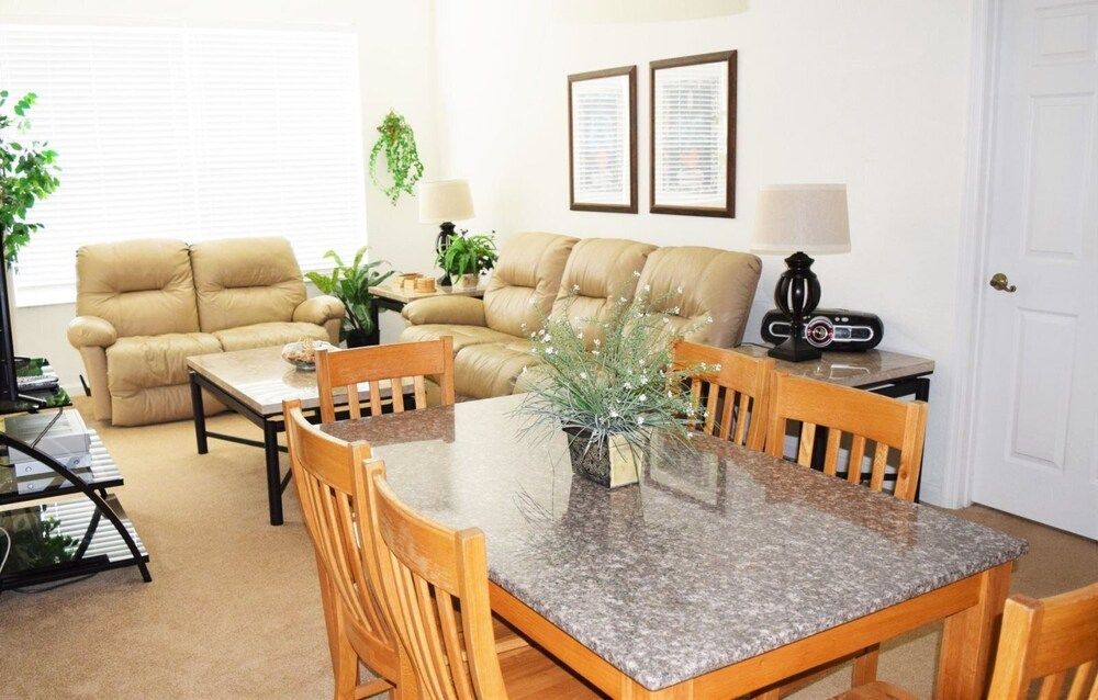 undefined Windsor_palms_304n 10