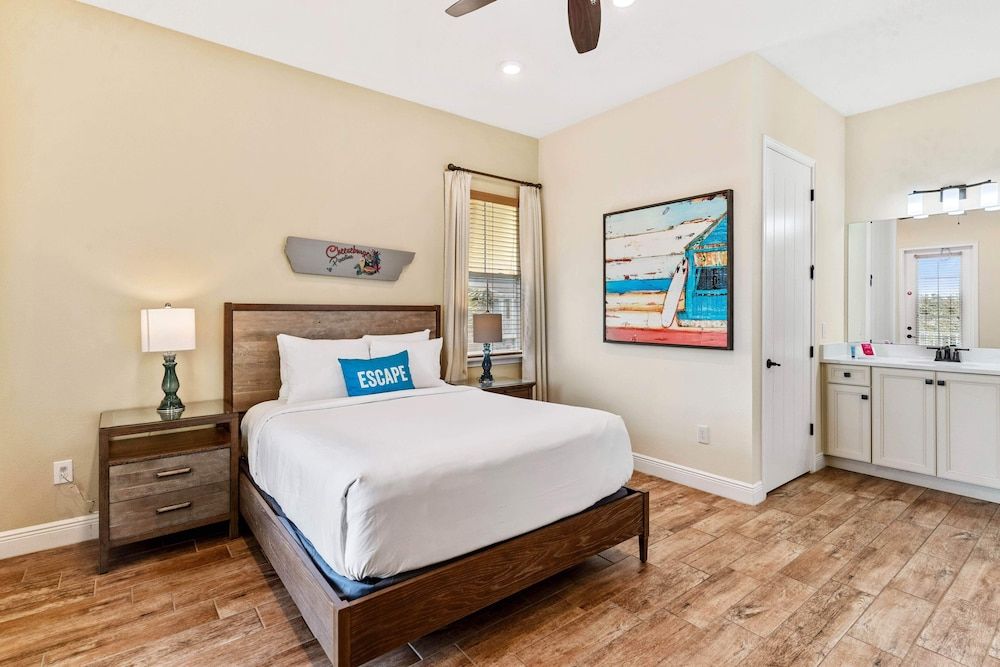 3000 Latitude Lane Cottage (2 Bedrooms)