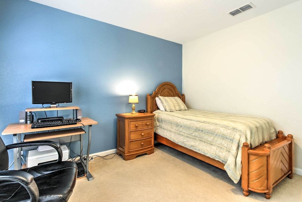 undefined Spacious Kissimmee Villa - 3 Mi to Disney World! 5