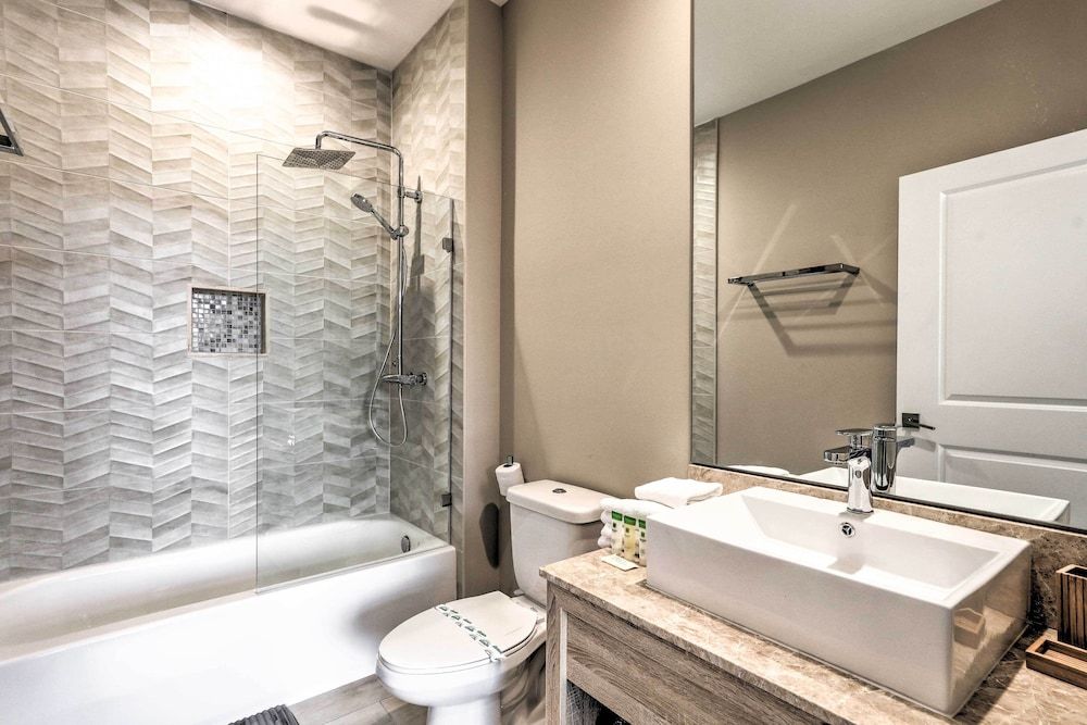 undefined Luxe Kissimmee Getaway ~ 2 Mi to Disney World 7