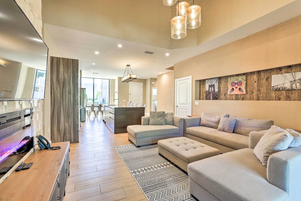 undefined Luxe Kissimmee Getaway ~ 2 Mi to Disney World 2