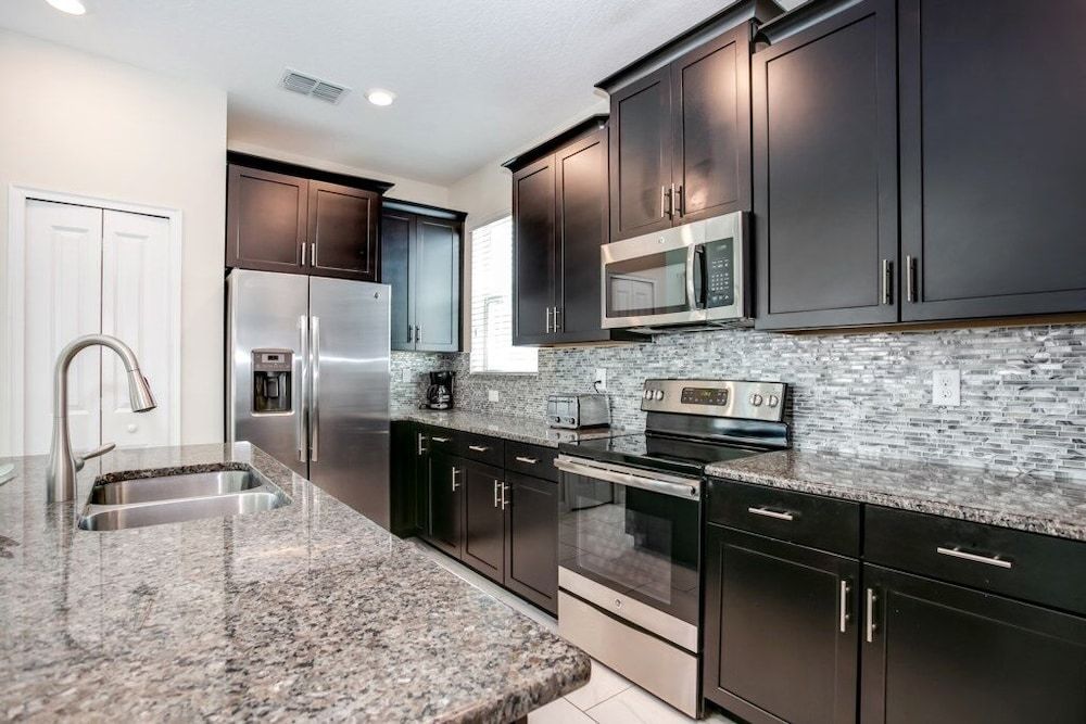 undefined 1585tempo 5 Bedroom Home by RedAwning 8