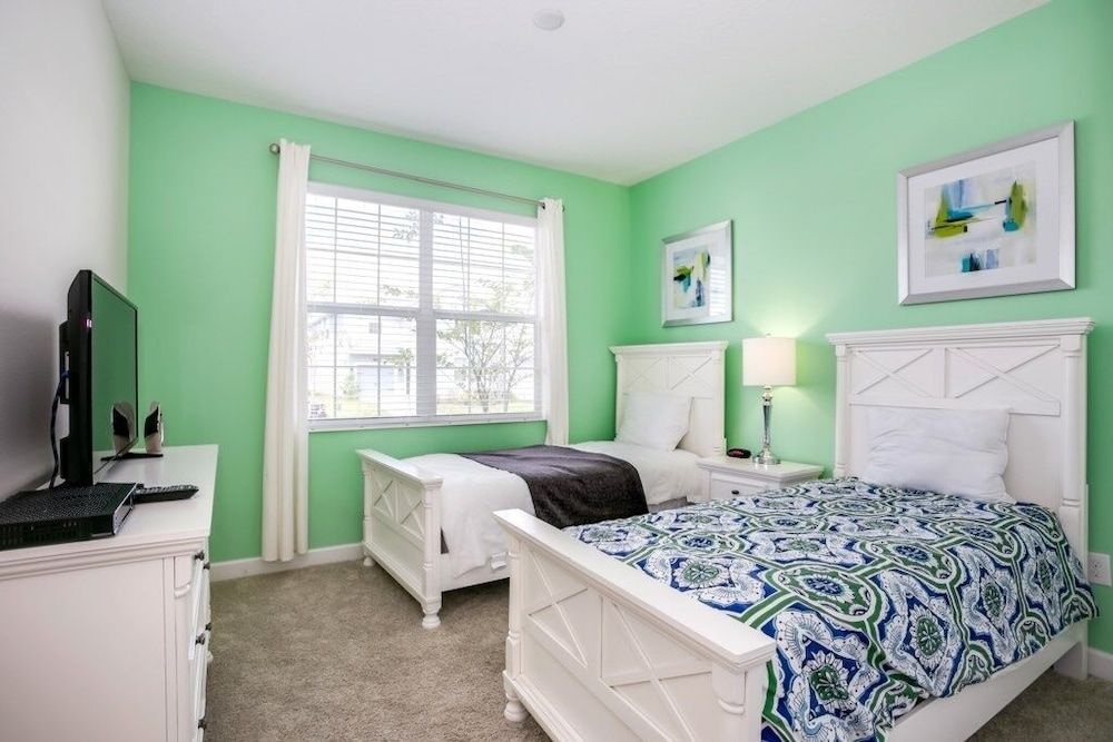 1585tempo 5 Bedroom Home by RedAwning House, 5 Bedrooms 3