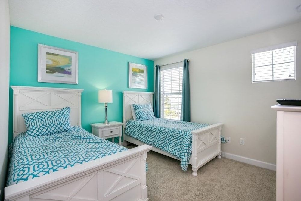 1585tempo 5 Bedroom Home by RedAwning House, 5 Bedrooms 9