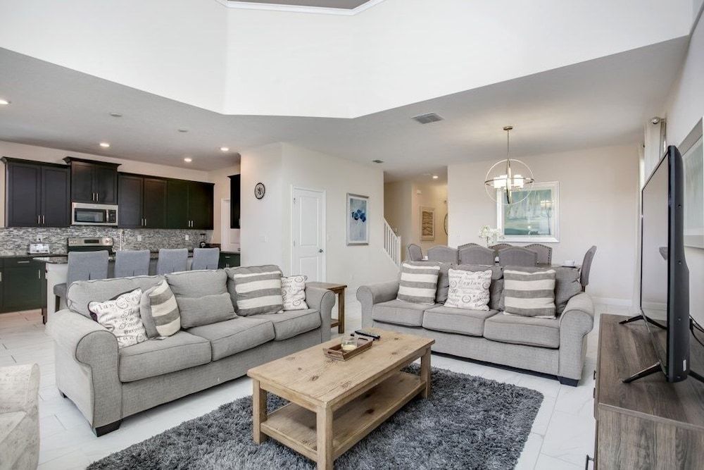 1585tempo 5 Bedroom Home by RedAwning House, 5 Bedrooms 23