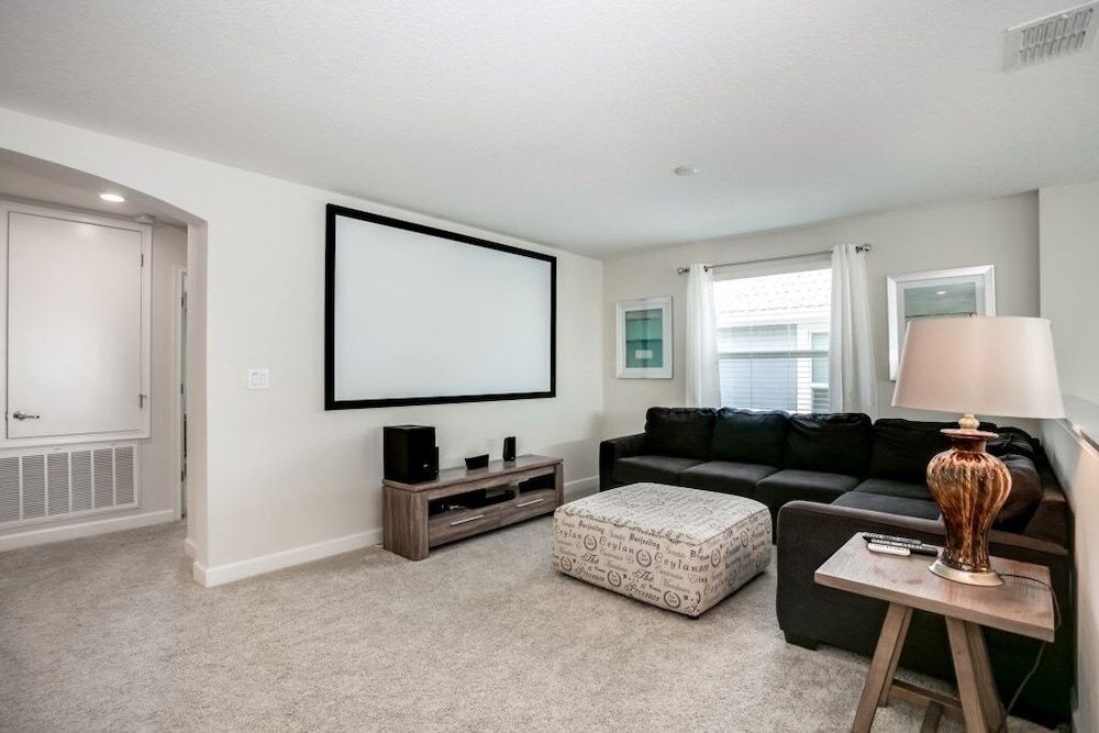 1585tempo 5 Bedroom Home by RedAwning House, 5 Bedrooms 24