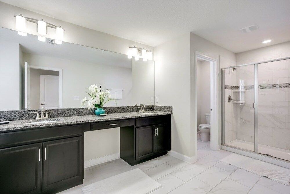 1585tempo 5 Bedroom Home by RedAwning House, 5 Bedrooms 14