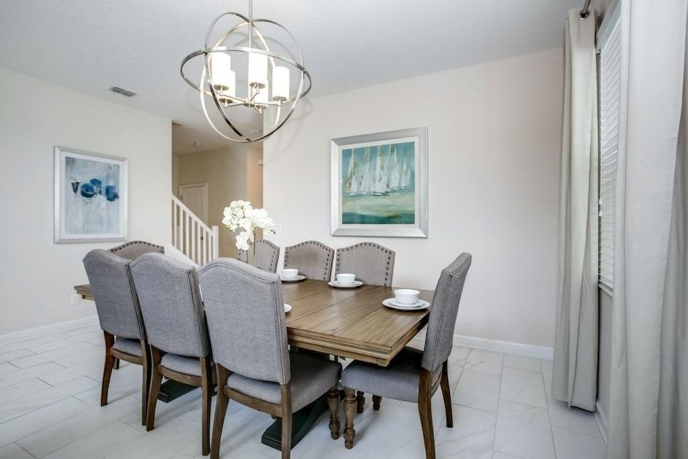 undefined 1585tempo 5 Bedroom Home by RedAwning 6