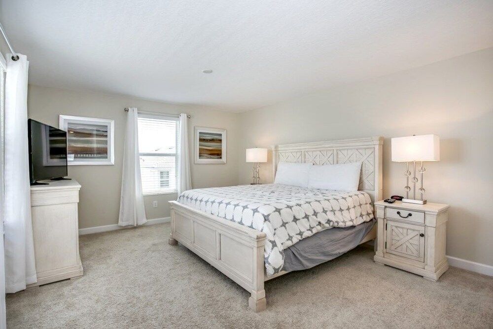 1585tempo 5 Bedroom Home by RedAwning House, 5 Bedrooms 4