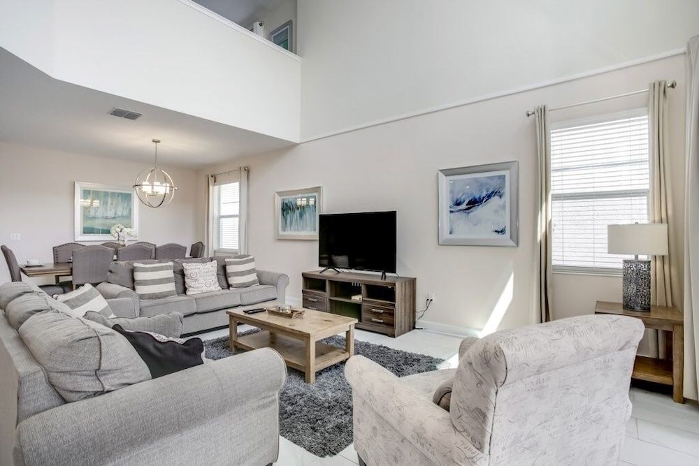 1585tempo 5 Bedroom Home by RedAwning House, 5 Bedrooms 22