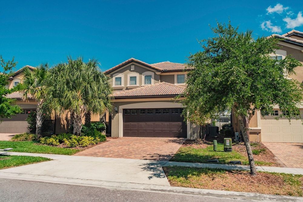 undefined Erin's Windsor at Westside Vacation Home