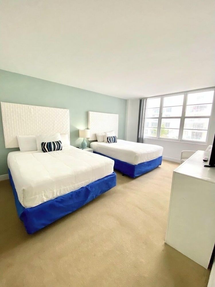 Seacoast by Miami Ambassadors Family Suite, 2 Bedrooms, Balcony, Partial Sea View 3