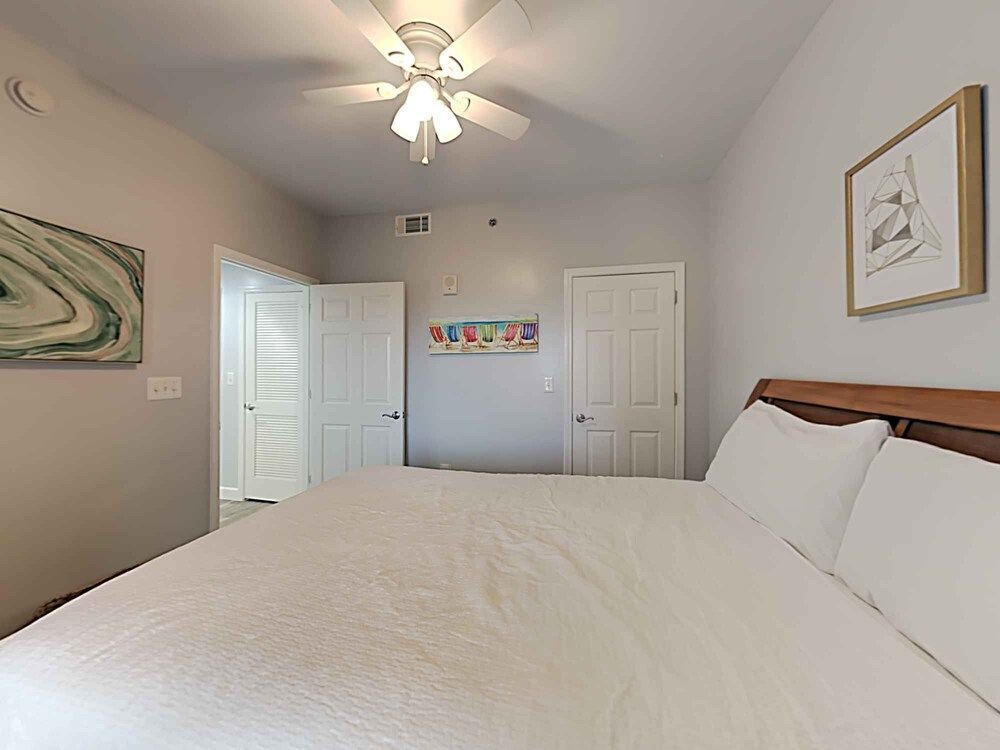 Condo, Multiple Beds, Balcony, Ocean View (1106 East - No Pets Allowed)