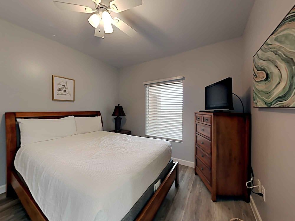 Condo, Multiple Beds, Balcony, Ocean View (1106 East - No Pets Allowed)