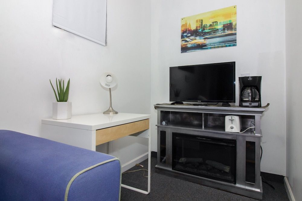 Racpanos Modern Stay on Forrest Street Signature Studio, 1 Double Bed with Sofa bed, Non Smoking, Kitchen 16