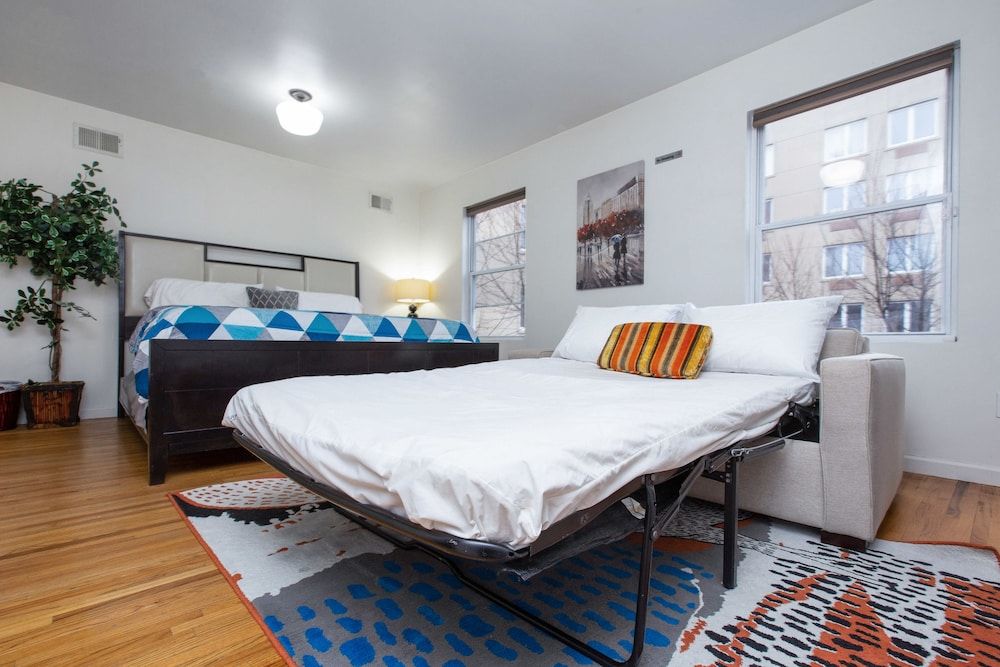 Racpanos Modern Stay on Forrest Street Executive Suite, 1 King Bed with Sofa bed, Non Smoking, Private Bathroom, Shared Kitchen 6