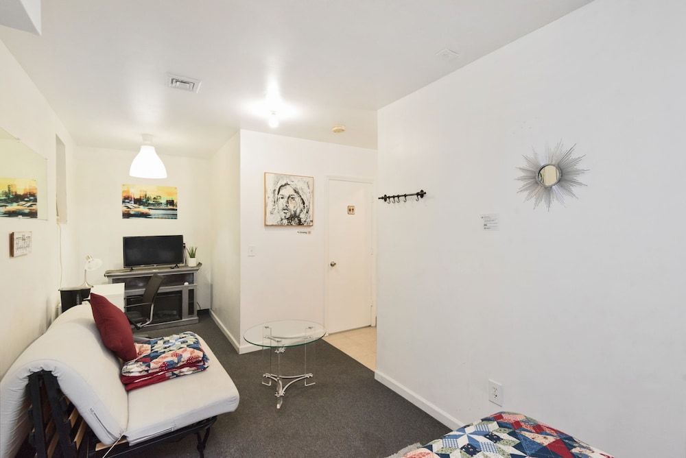 Racpanos Modern Stay on Forrest Street Signature Studio, 1 Double Bed with Sofa bed, Non Smoking, Kitchen 9