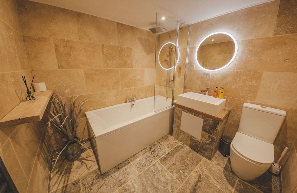 Trading Boundaries Family Room 4