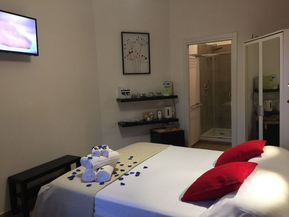Classic Double Room, Partial Sea View