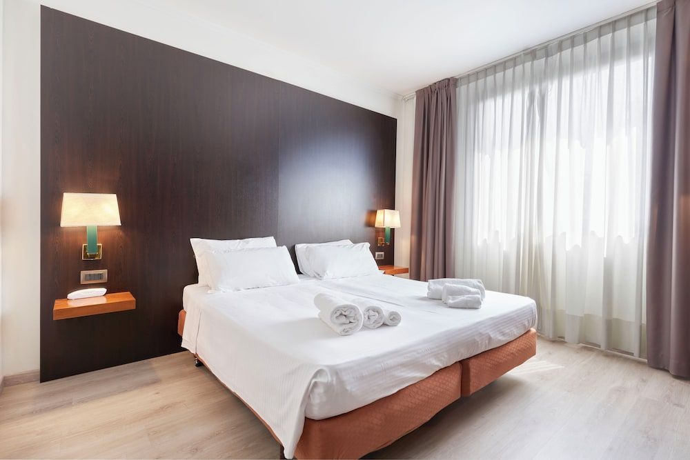 Hotel Cyrano Double Room Single Use 2