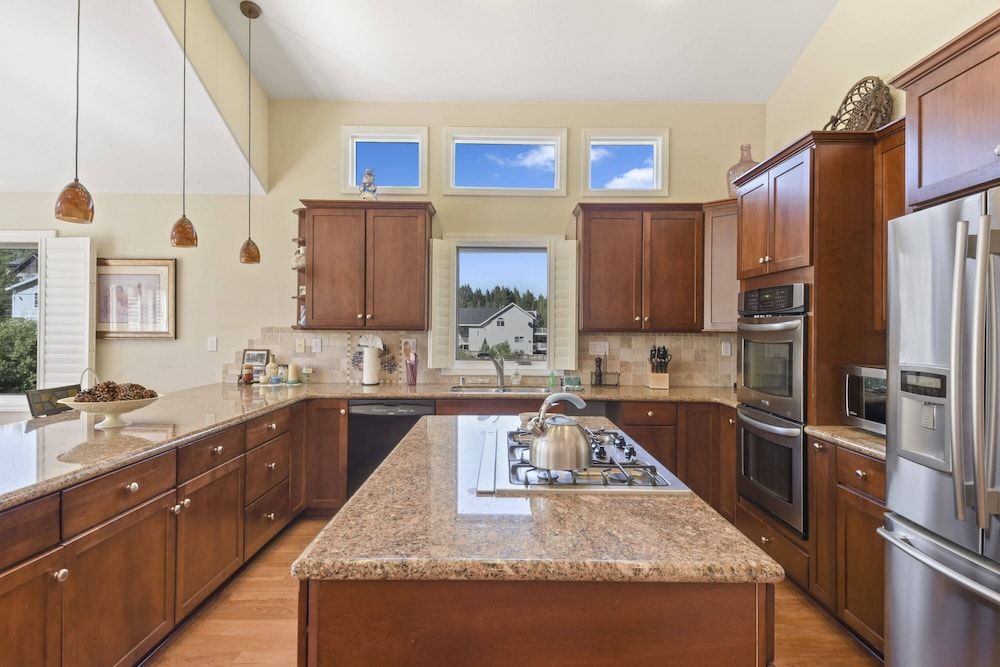 undefined Mule Meadows Classy, Split Level South Tahoe Home! 6