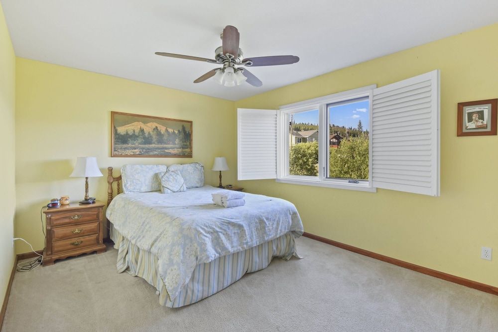 undefined Mule Meadows Classy, Split Level South Tahoe Home! 7