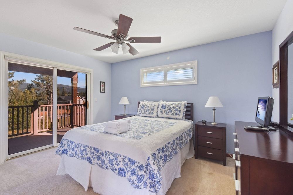 undefined Mule Meadows Classy, Split Level South Tahoe Home! 9