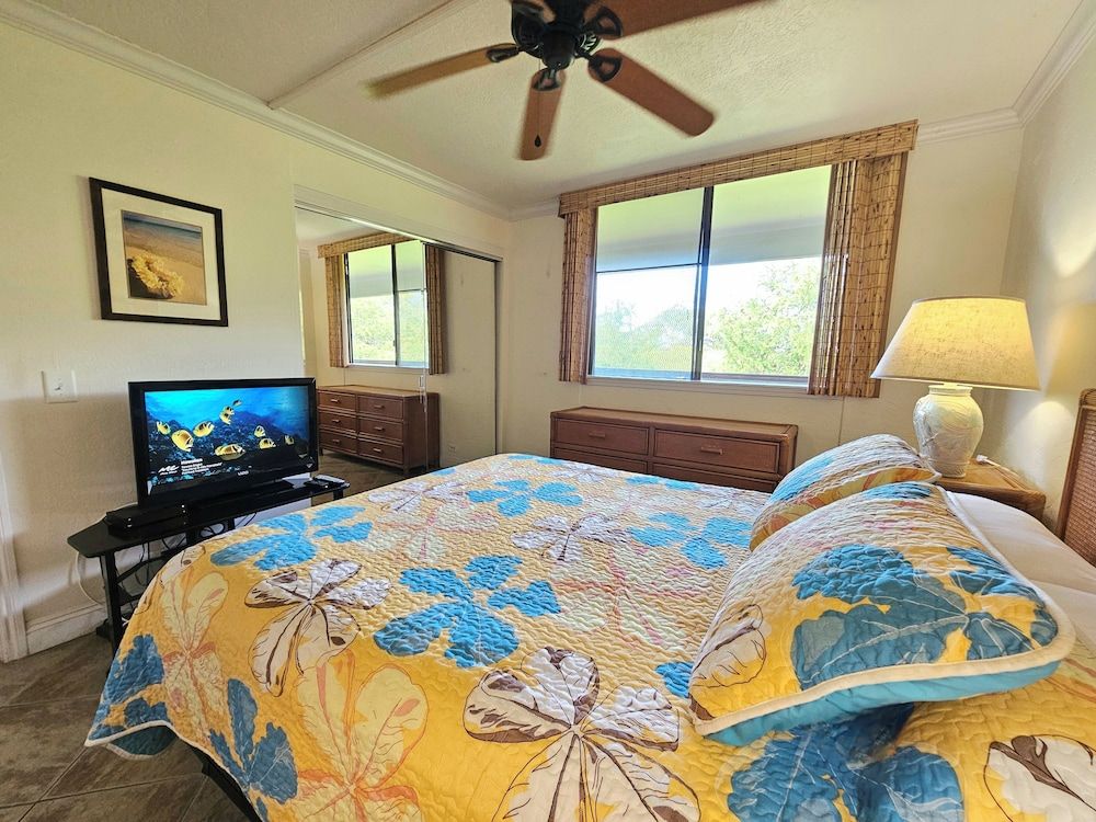 White Sands Village #309 A/c, Tennis & Pool! Condo, Multiple Beds, Balcony, Pool View (White Sands Village #309)