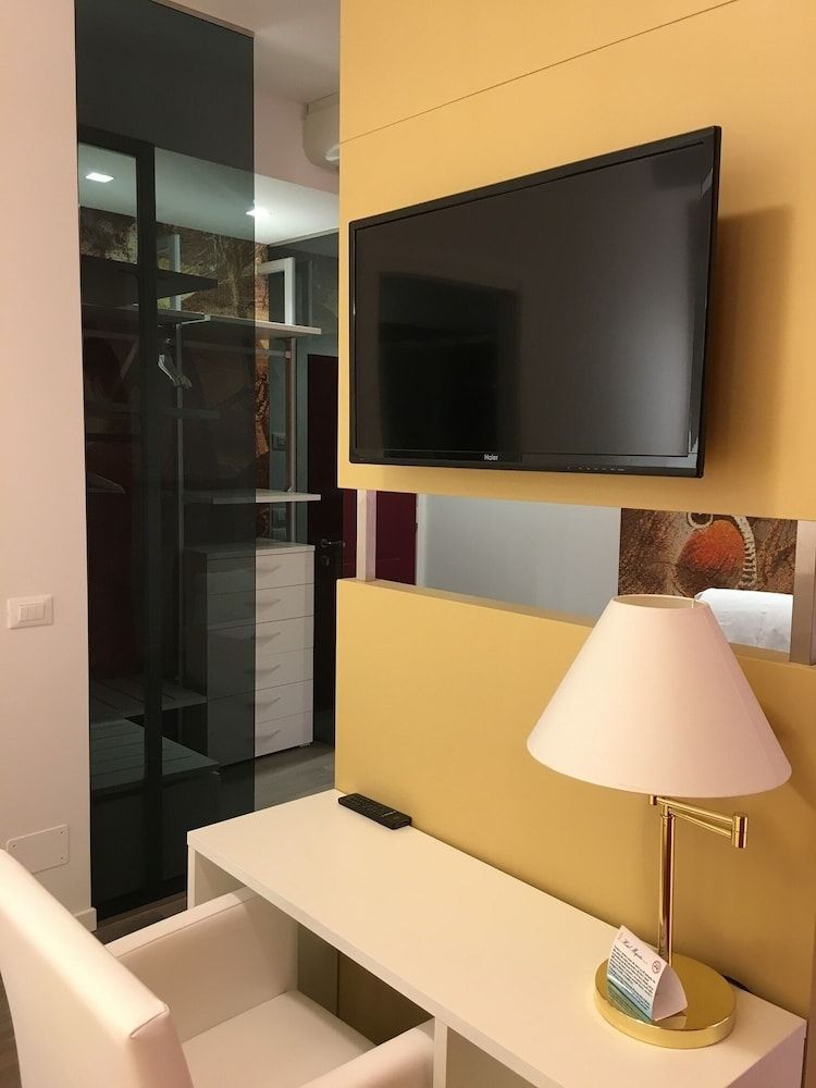 Superior Double or Twin Room, Partial Sea View