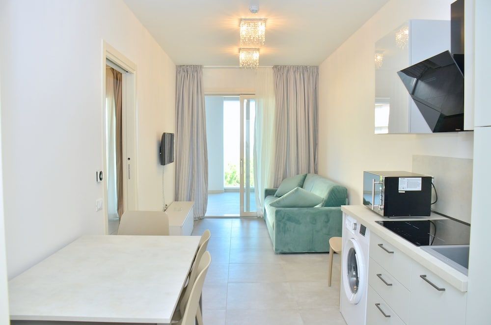 Condo (Grey Room Sud Mare)