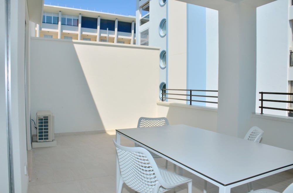 Condo (Grey Room Nord)
