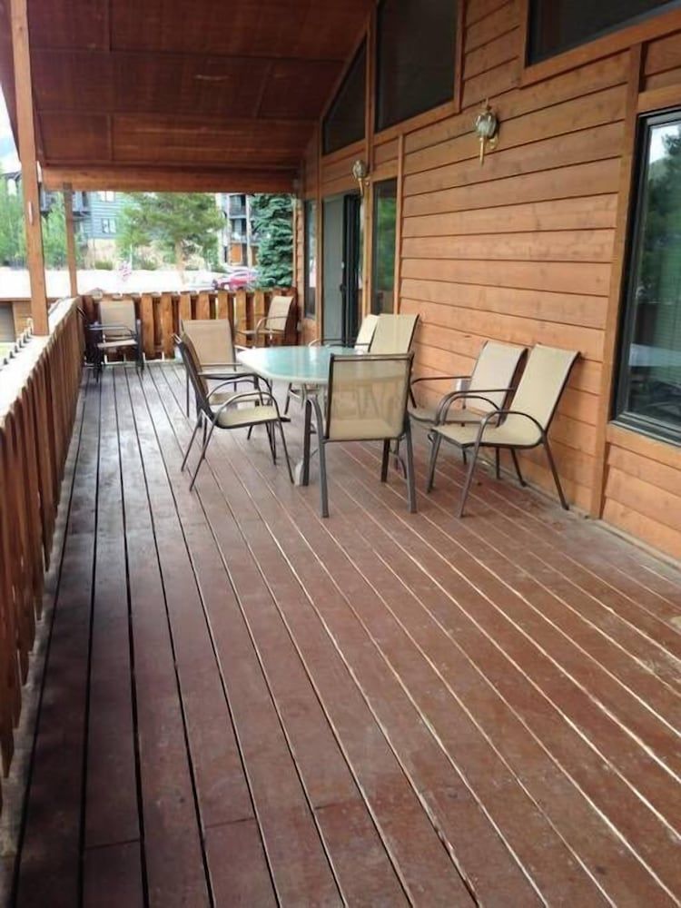 Columbine Cabins Deluxe Lodge Suite 2