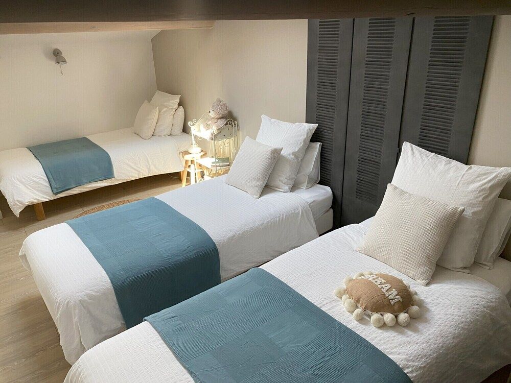 Superior Suite, Private Bathroom, Pool View (Olivier)