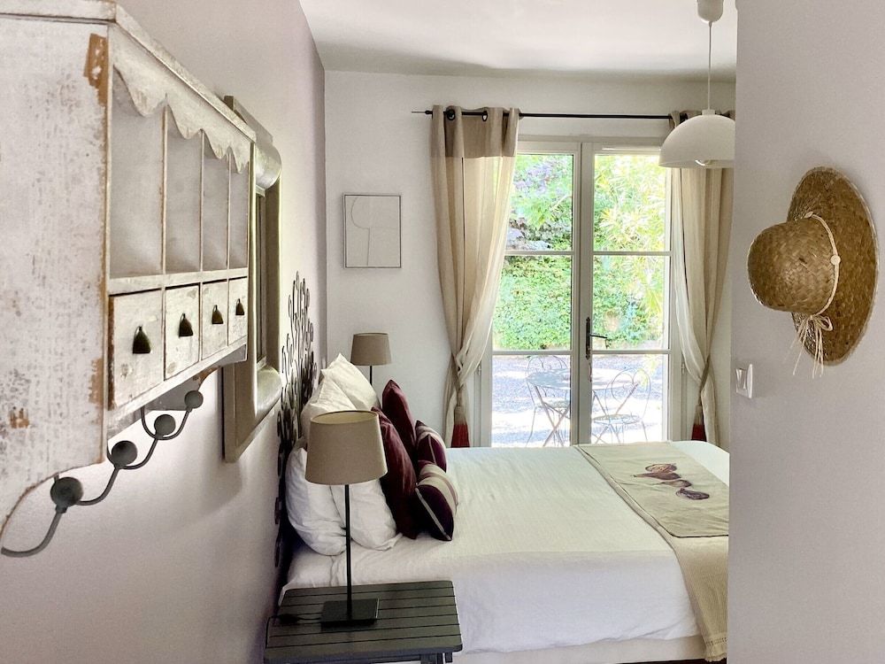Comfort Double Room, Private Bathroom (Figuier)