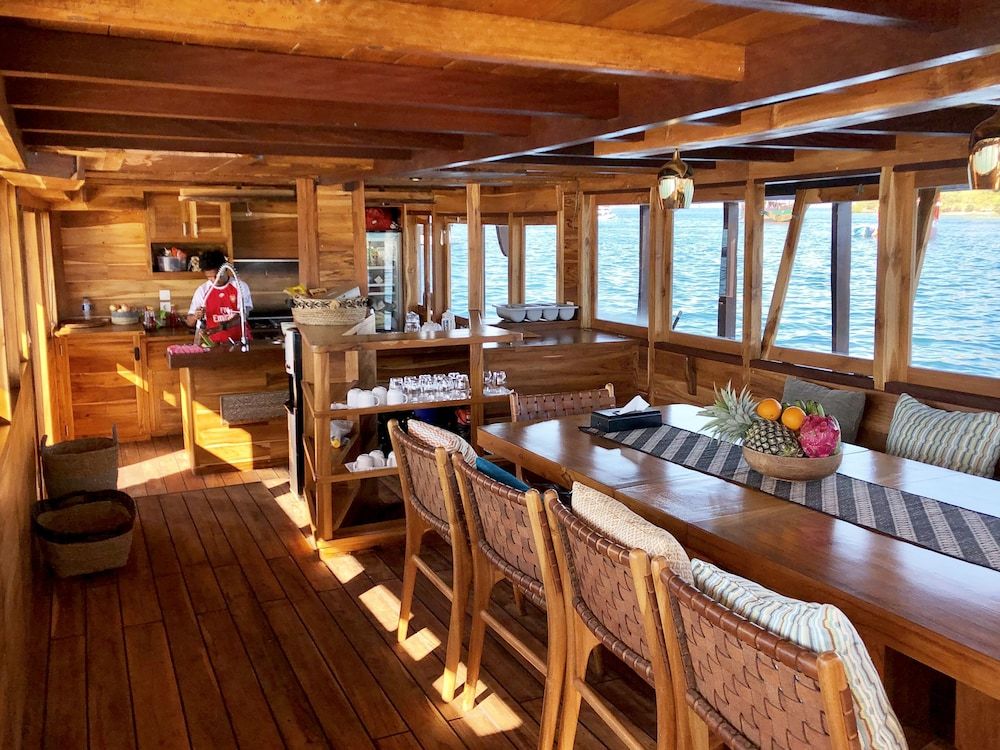undefined Samara I Liveaboard 8