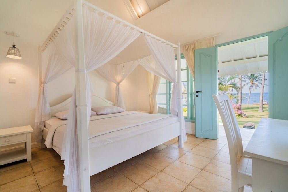Deluxe Double or Twin Room, Partial Sea View