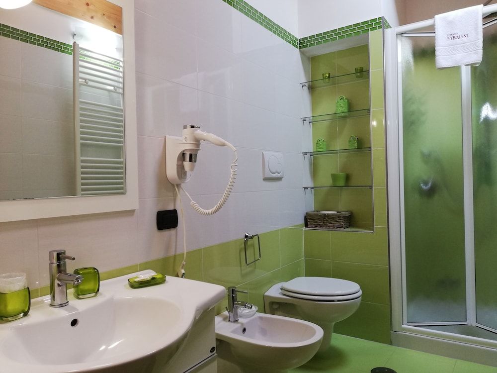 B&B Domus Traiani Deluxe Double Room 9