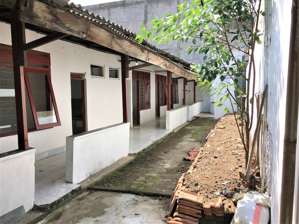 Tambak Bayan Guesthouse