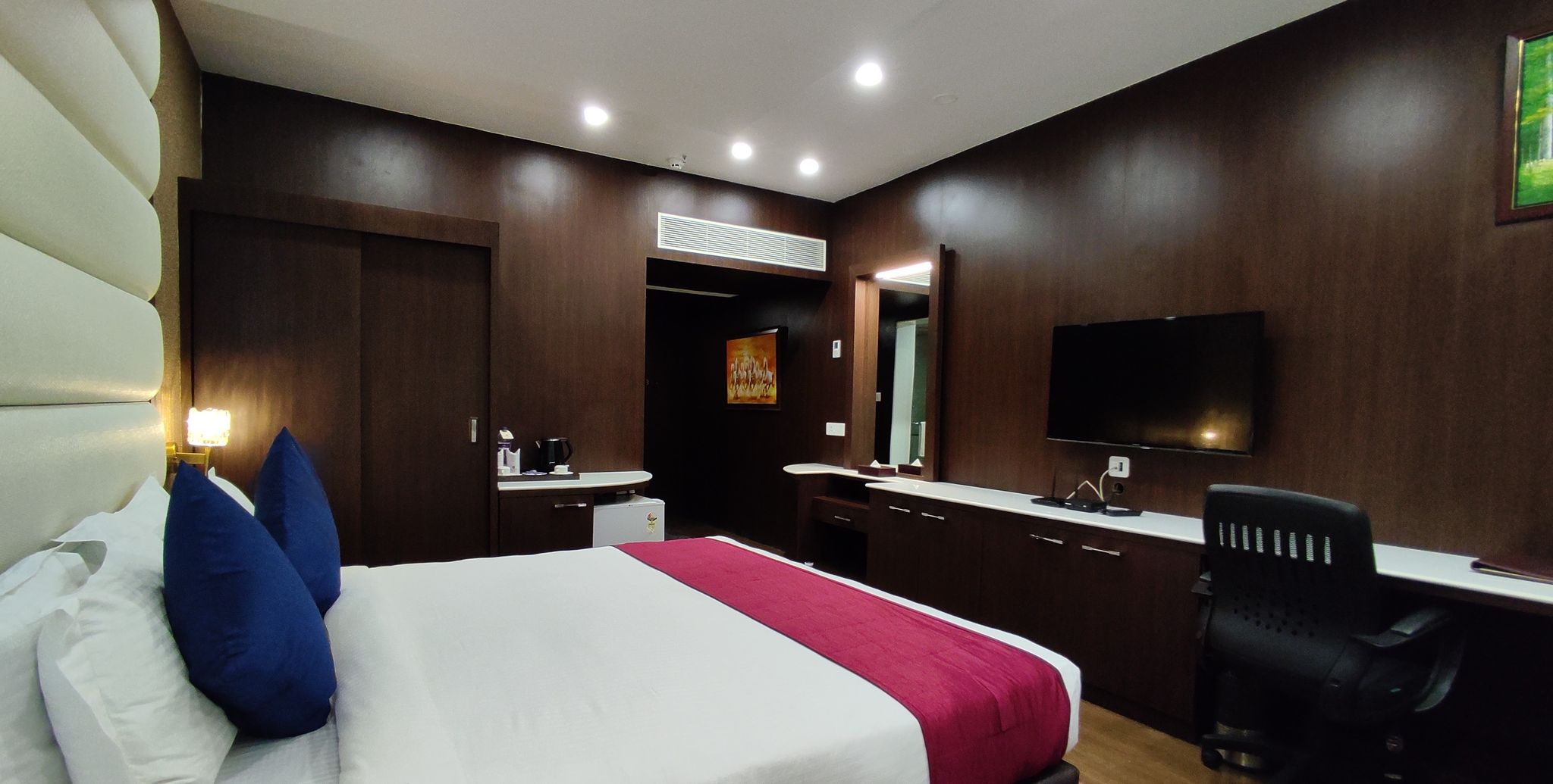 Executive Room (King Bed)
