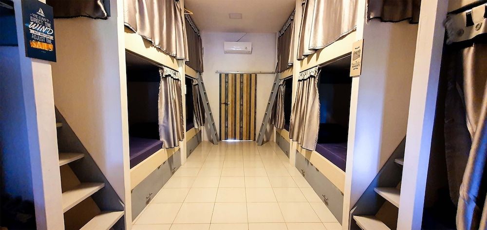 undefined Tiny Room Hostel 2