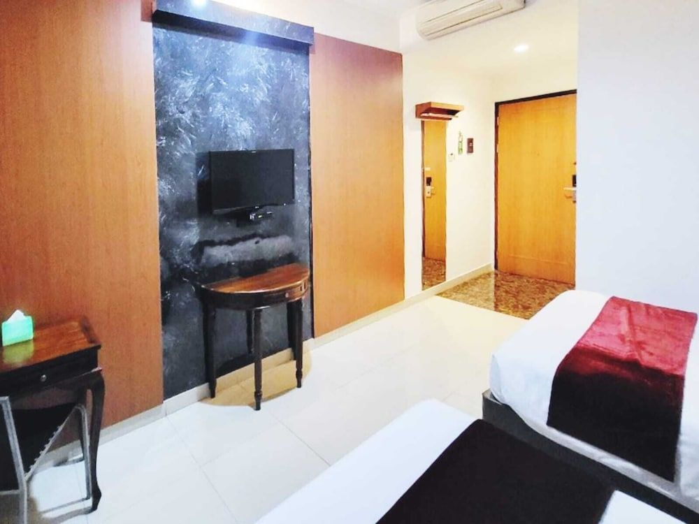 Marilyn Hotel Serpong Deluxe Twin Room 2