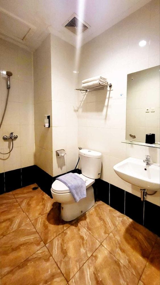 Marilyn Hotel Serpong Superior Twin Room 4