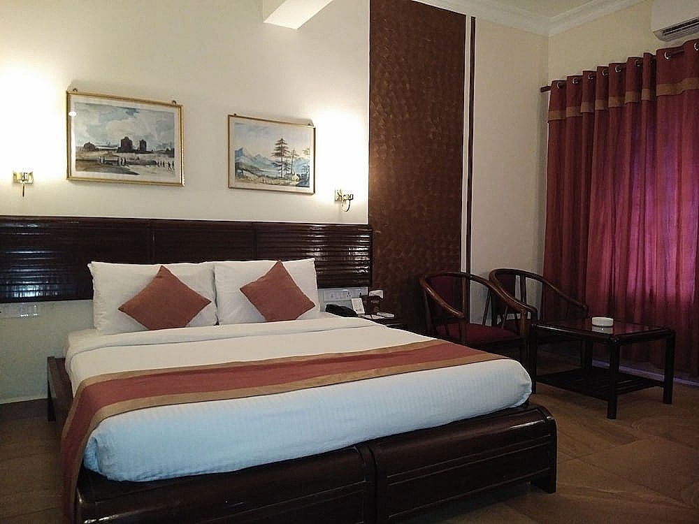 Hotel Yuvarani Residency Superior Room 8