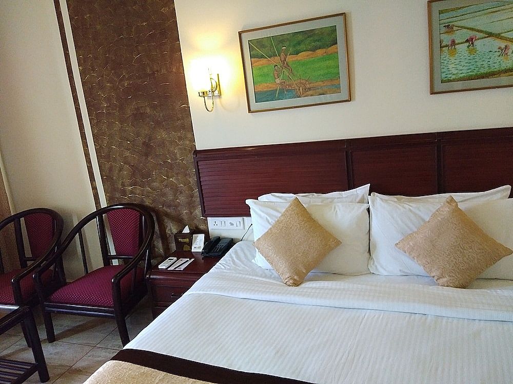 Hotel Yuvarani Residency Superior Room 4